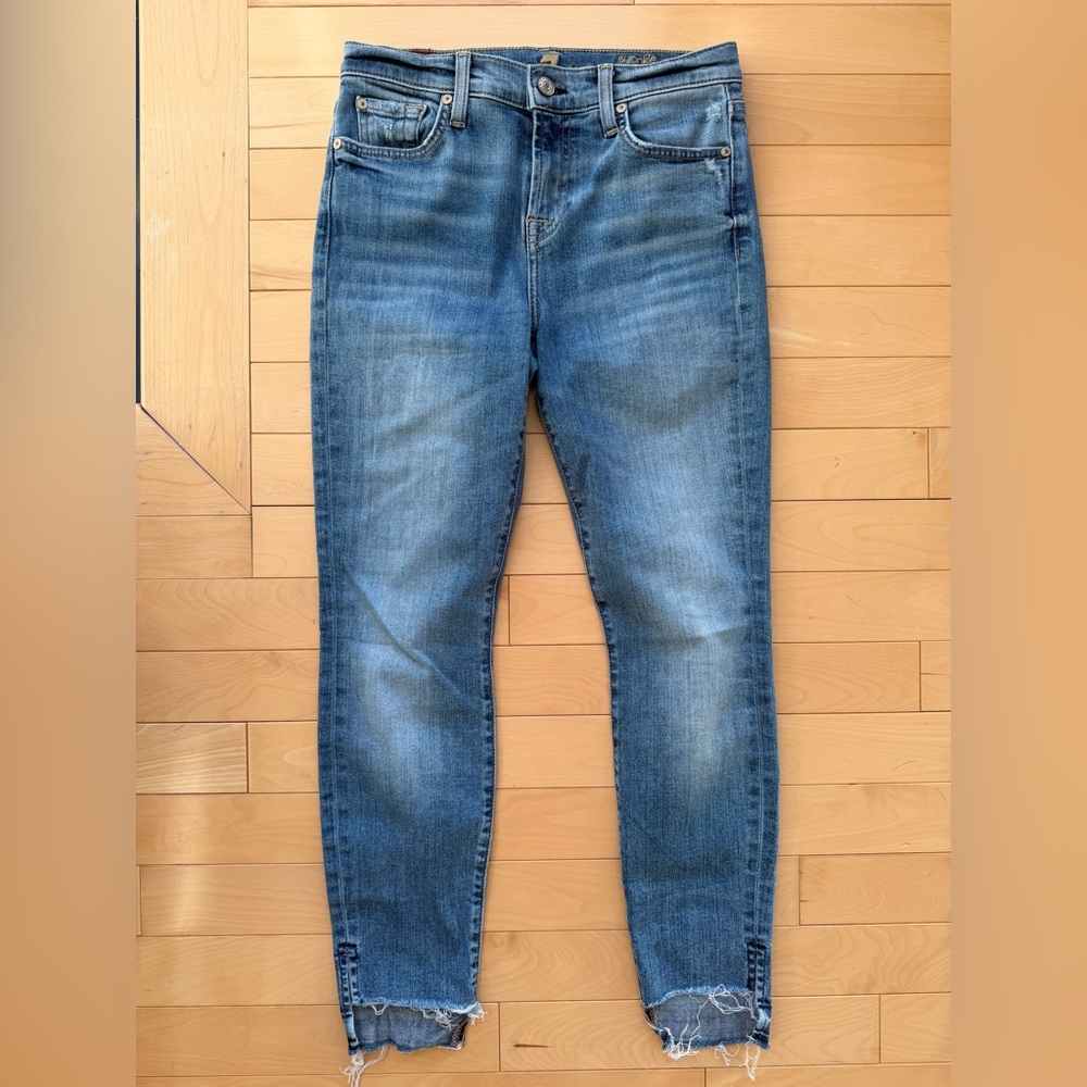 7 For All Mankind the ankle skinny jeans size 26 cropped fray